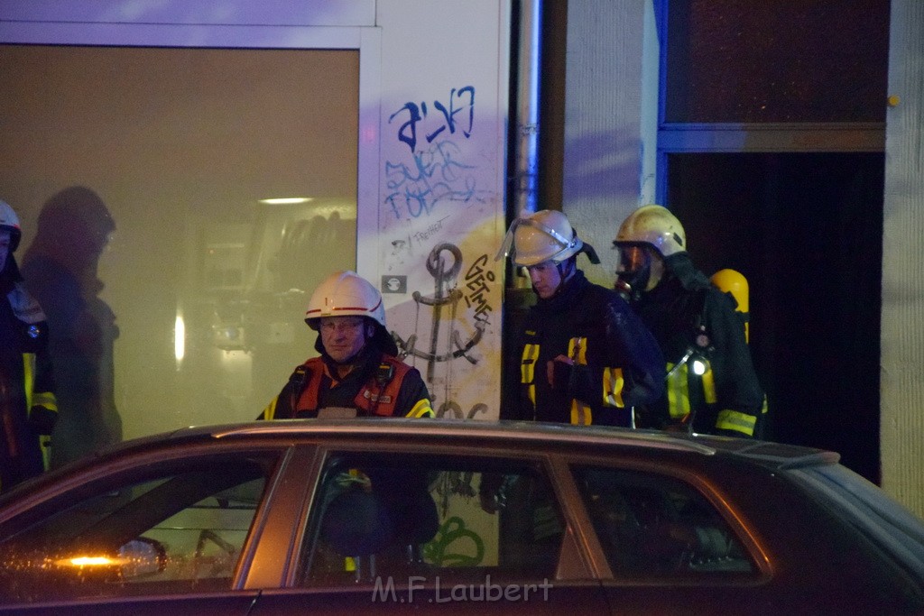 Feuer 2 Y Koeln Neustadt Sued Darmstaedterstr P154.JPG - Miklos Laubert